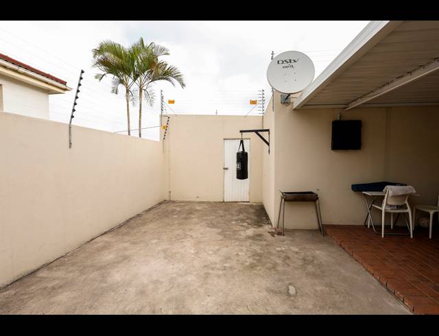 3 BEDROOM TOWNHOUSE FOR SALE IN GLENWOOD